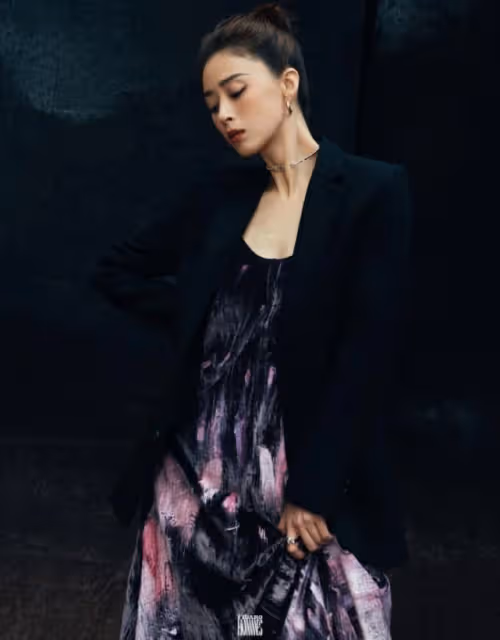 40歲蔣欣久違曬近照,瘦身成功後愈發養眼,素顏懟臉拍少女感超足