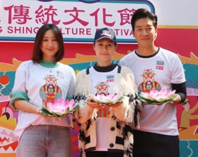 眾星參加傳統活動,看龍舟點睛太熱鬧,胡定欣高海寧放水燈求姻緣