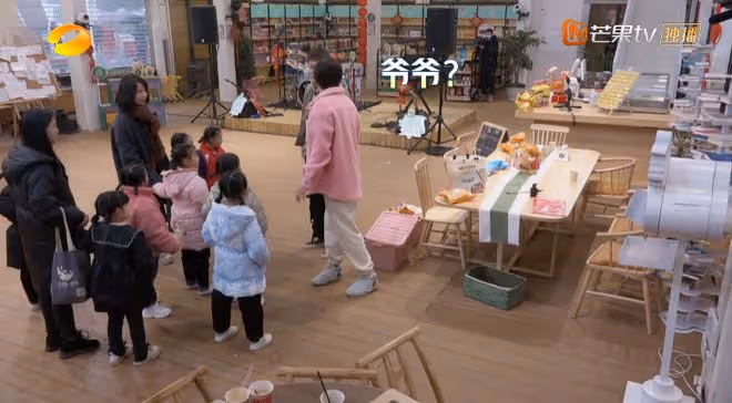 55歲蔡國慶不服老,被6歲小朋友喊爺爺面露尷尬:叫哥哥!