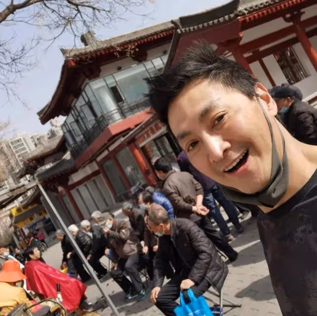 養雞賺上億,一塊表上千萬,這些明星看似過氣,實則是商業大佬