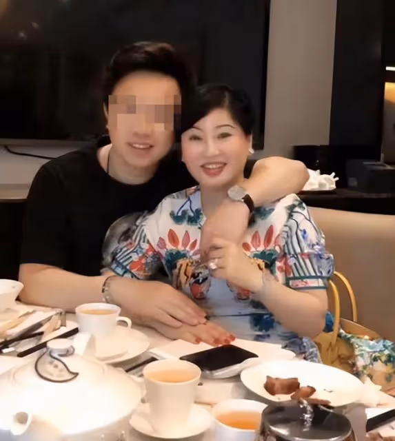 蔡天鳳母親與女婿合照曝光,第5名嫌疑人情婦正式被捕