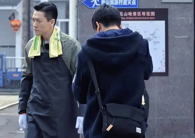 唐嫣問吳彤:為何沒有請到《狂飆》高葉他們來客棧?吳彤反應超搞笑
