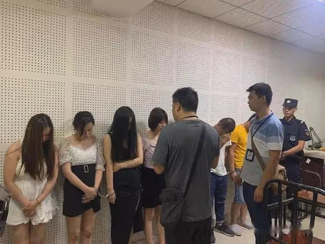 「采耳」還是「採花」?披著養生外衣打擦邊,實則「特殊服務」?