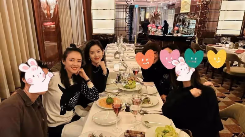 章子怡巴黎看秀和章澤天聚會，相談甚歡，二胎後的章澤天狀態很棒