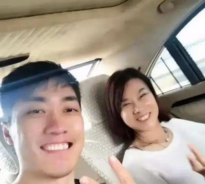 董明珠戀情被爆,戀上小34歲格力副總裁!老年人也有追求愛的權力