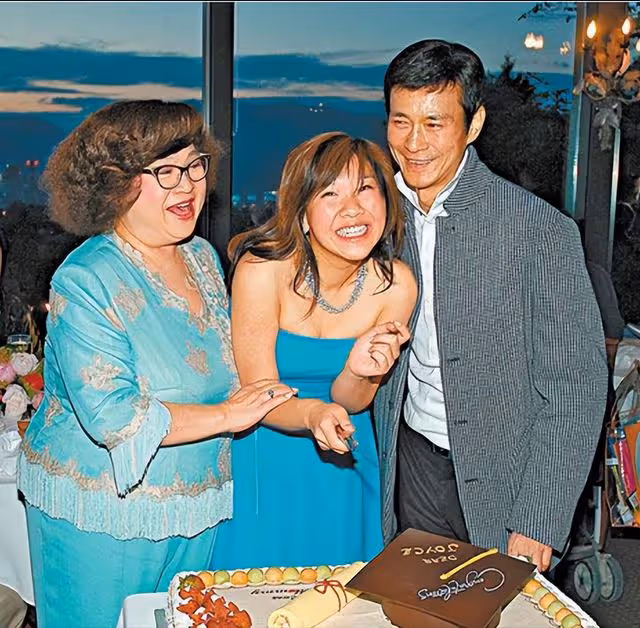 3段婚姻4個女兒,事業風光無限的鄭少秋,生活里對不起太多人
