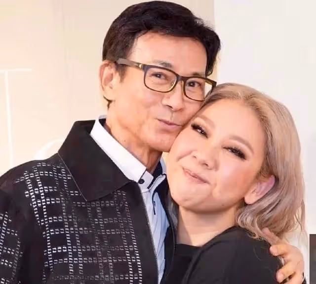 3段婚姻4個女兒,事業風光無限的鄭少秋,生活里對不起太多人