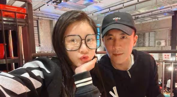 杜淳老婆曬浴室美照!纖細的四肢令人羨慕,一件背心高達4700元