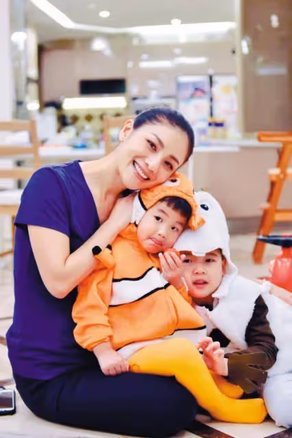 不結婚就分手,胡可是被逼的?拍戲才是休息?胡可這媽媽有智慧