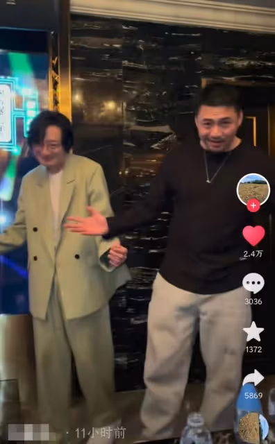 高啟盛扮演者重現經典動作,身材瘦小留長發變樣,疑社恐被嘲猥瑣