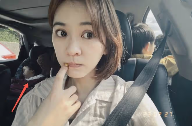 陳意涵意外曝光二胎側臉，1歲女兒太像爸爸，未能繼承媽媽高顏值