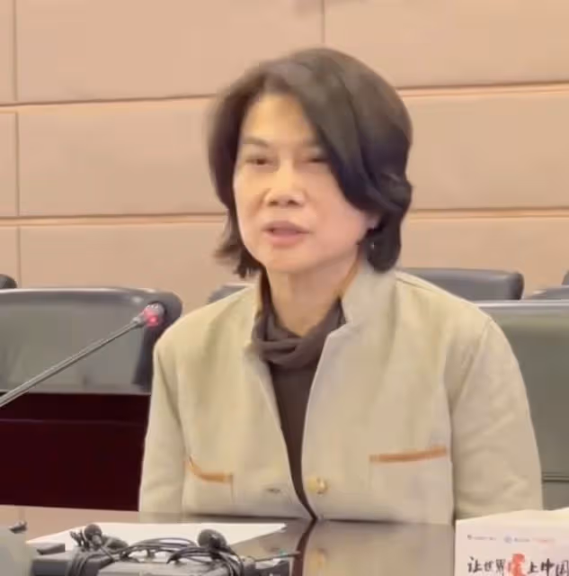 68歲董明珠否認與34歲員工王自如戀情，怒斥造謠者：低級下流無聊