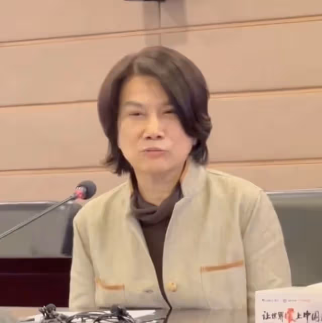 68歲董明珠否認與34歲員工王自如戀情，怒斥造謠者：低級下流無聊