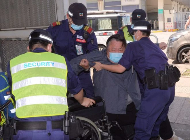 老戲骨秦煌近況曝光!因體重過胖頻繁入院,74歲減肥60斤精神好