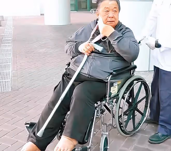 老戲骨秦煌近況曝光！因體重過胖頻繁入院，74歲減肥60斤精神好
