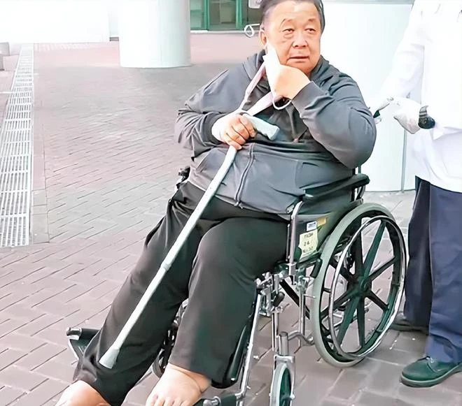 老戲骨秦煌近況曝光!因體重過胖頻繁入院,74歲減肥60斤精神好