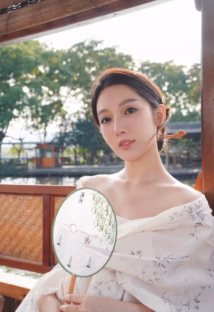 都美竹：眾叛親離，閨蜜、寫手、老闆全部鬧翻臉