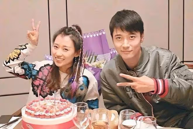 大瓜!曝某中年男星跟助理有私生子,前妻因此離婚,演過爆款劇