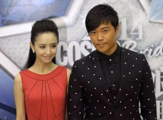 大瓜!曝某中年男星跟助理有私生子,前妻因此離婚,演過爆款劇