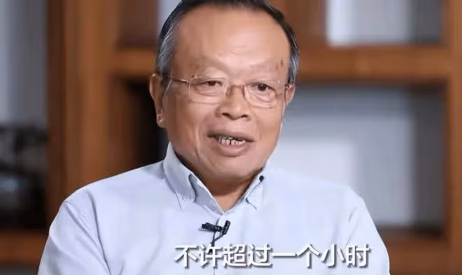 網傳百歲楊振寧病危,去世素材正在準備,晚年靠愛妻翁帆悉心照顧