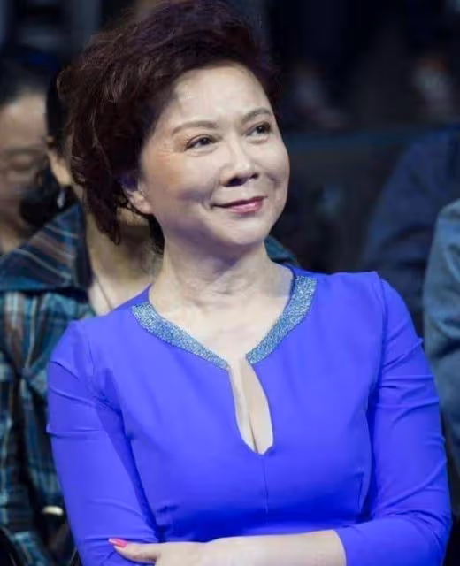 「小品女王」蔡明，從「萬人捧」到「萬人嘲」，靠身材扳回一局