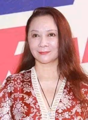「小品女王」蔡明，從「萬人捧」到「萬人嘲」，靠身材扳回一局