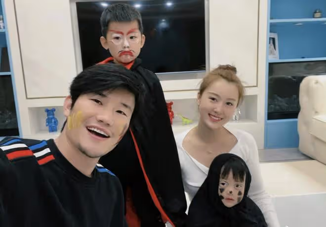 嘎子謝孟偉嬌妻疑出軌轉移財產!男方住農村土屋,女方坐千萬遊艇