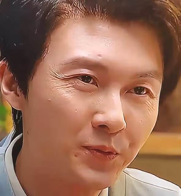TVB視帝罕見回應離婚傳聞，成為內地寵兒，為拍攝新劇剃光頭
