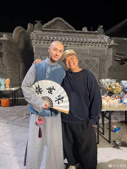 TVB視帝罕見回應離婚傳聞，成為內地寵兒，為拍攝新劇剃光頭