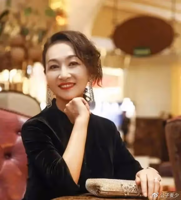 哈斯高娃:受不了騰格爾酗酒分開,離婚28年憑《情滿九道灣》翻紅