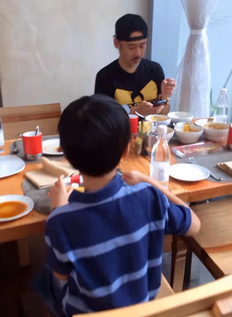 吳秀波兒子暴打前女友，女生滿嘴是血，控訴他出軌、家暴、撒謊
