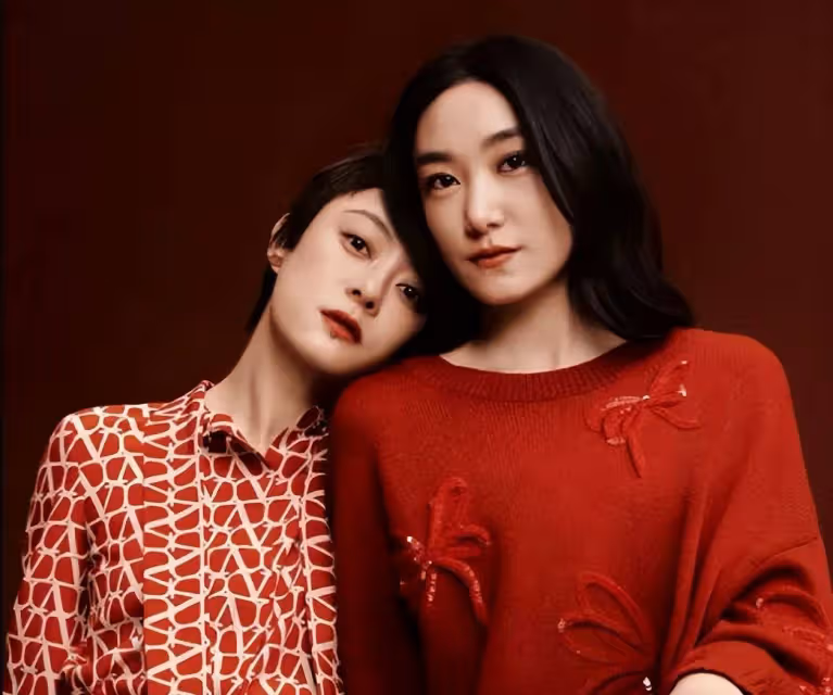 孫儷曬8歲女兒拉丁比賽美照，大長腿遺傳鄧超，比爺爺家的小姨強
