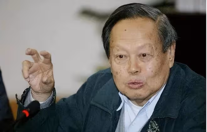百歲老人楊振寧被傳病危,希望嬌妻改嫁,曝18億資產一分沒給她