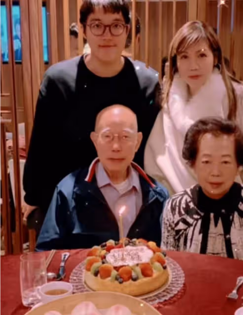 TVB視帝為91歲岳父慶生!三代同堂溫馨合影曝光,兒子太像媽媽