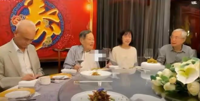 曝:101歲楊振寧再次病危,翁帆晝夜服侍,為愛相守19年讓人動容