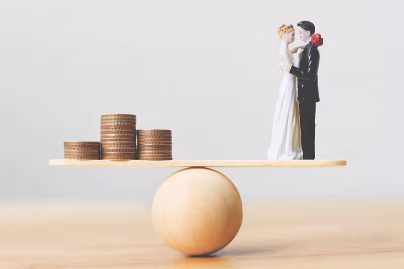 「結婚4年未育」忍痛失婚，簽字時工作人員「不停踢丈夫的腳」　丈夫轉頭看一眼妻子：不離了！