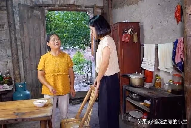 婆婆過60大壽,兒媳夾菜吃,婆婆故意把菜端走,兒媳:你有完沒完