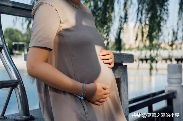 7旬大媽：生了一場病才懂兒媳就是喂不熟的白眼狼，不能對她太好