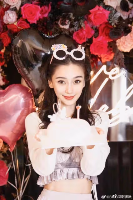 Baby低調慶34歲生日,打扮粉嫩少女感足,張大大猛夸全世界第一美