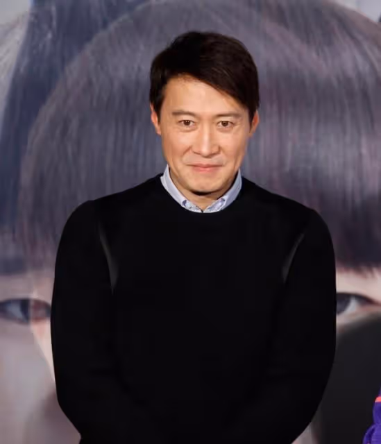 黎明前妻樂基兒疑似再離婚,曬與兒子互吻照片被罵,文案引人遐想