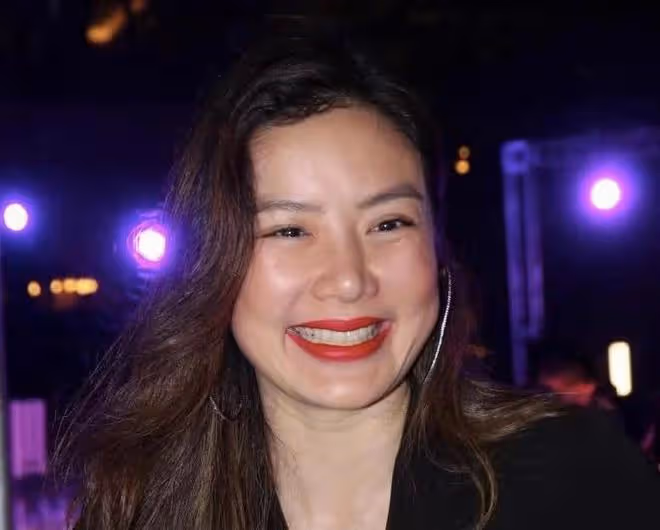 黎明前妻樂基兒疑似再離婚,曬與兒子互吻照片被罵,文案引人遐想
