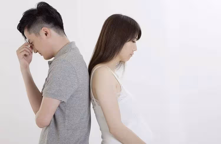 打工三年丈夫回家,夫妻如膠似漆勝新婚 某天晚上妻子「打開衛生間的門」妻子含淚報警