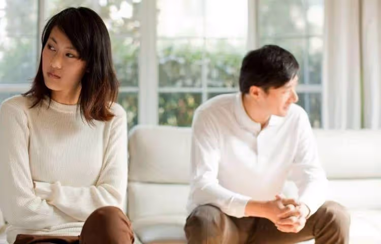 打工三年丈夫回家,夫妻如膠似漆勝新婚 某天晚上妻子「打開衛生間的門」妻子含淚報警