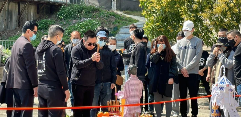 名媛蔡天鳳頭七,家人首度現身,認屍現場嚎哭不止,遺骸仍未尋獲