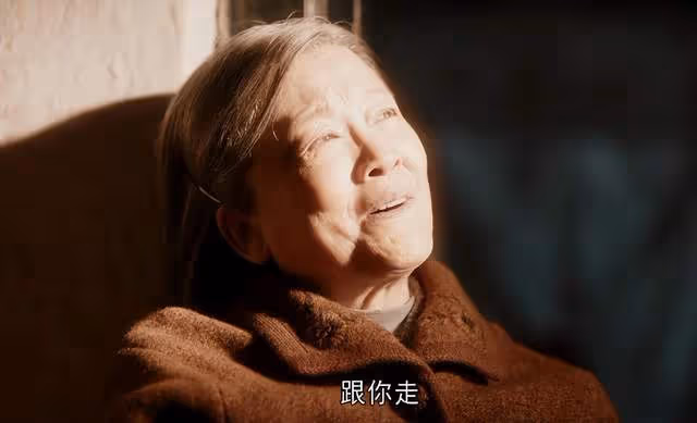 李小冉給宋春麗打電話借錢:我是劉淑霞啊,宋春麗的回應笑翻全場