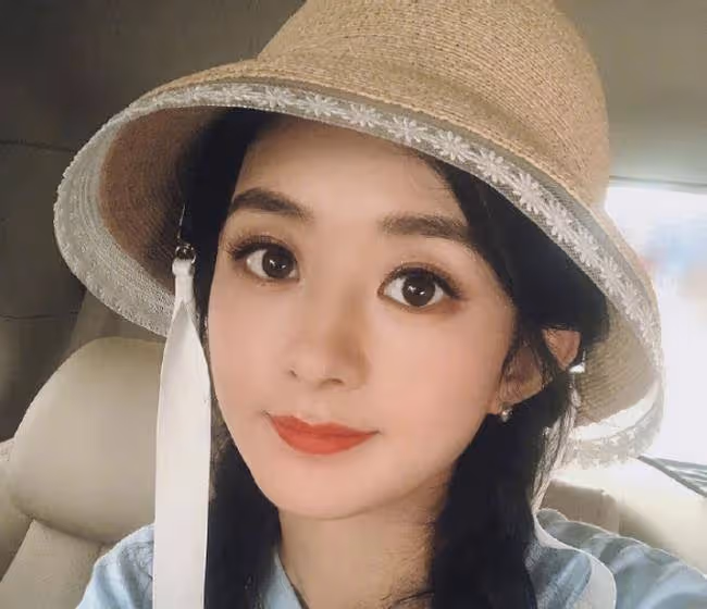 趙麗穎連曬18張自拍,懟臉拍狀態十分少女,是心動的感覺
