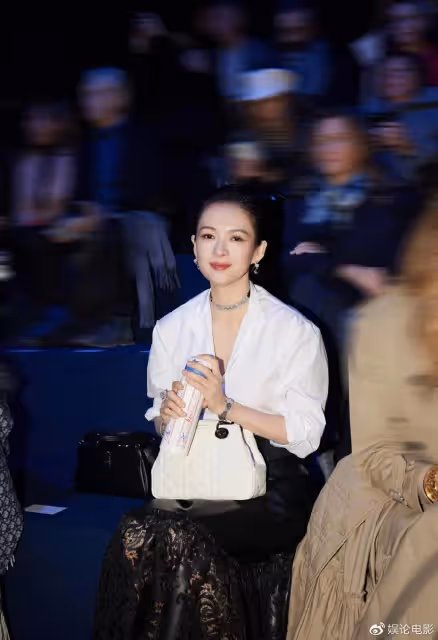 章子怡看秀帶保溫杯,杯子火了