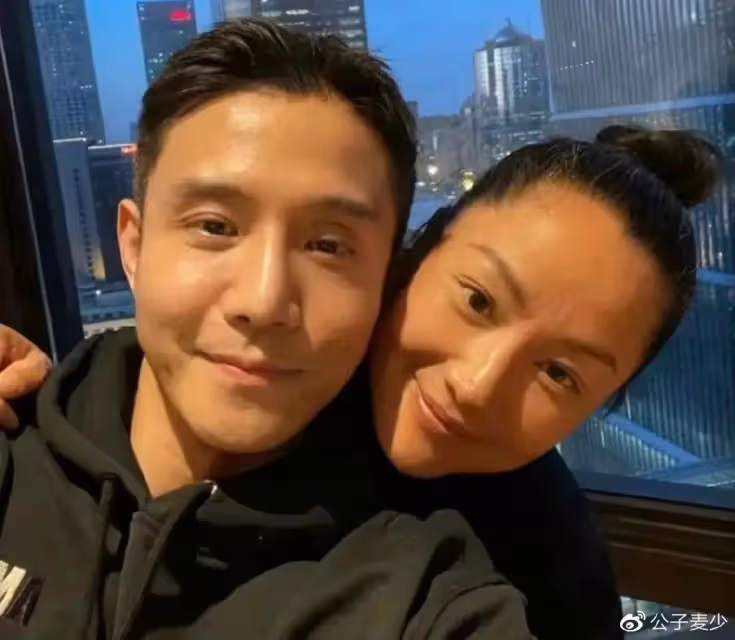 超模瞿穎新男友疑似曝光!髮際線嚴重後移,51歲未婚成了母親心病