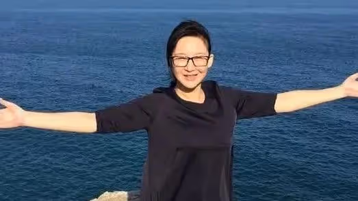 孫楠前妻罕見出鏡！買紅妹和湯唯聚餐，離婚14年線條豐滿越來越美