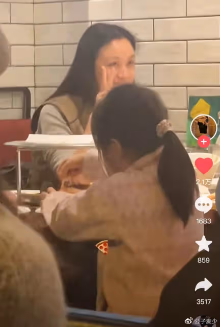 湯唯帶女兒北京吃披薩!如今身家過億,卻寧願去鄉下「當農民種地」?